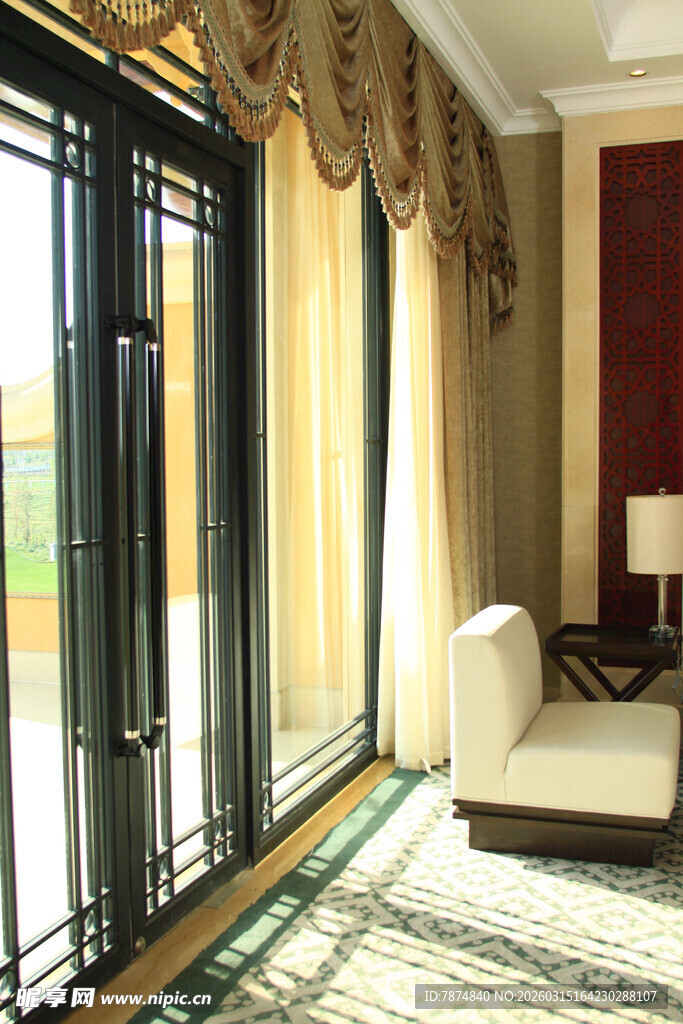 豪华客厅落地窗窗帘景观