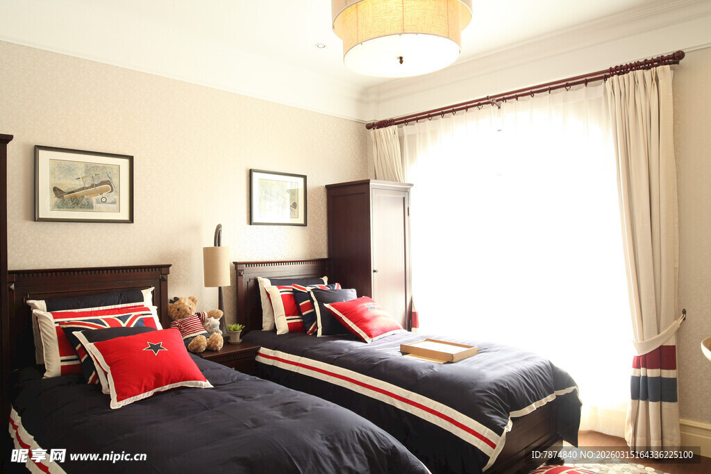 温馨双床卧室室内景致