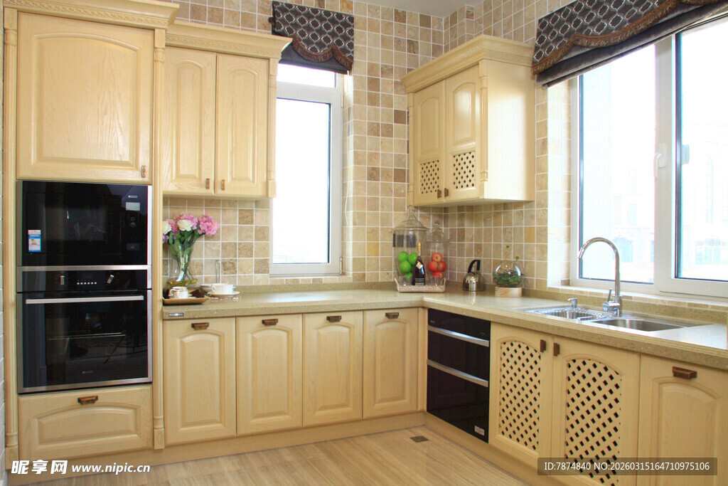 温馨木质厨房空间展示