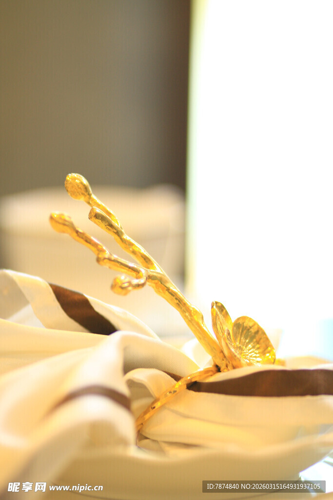 精致餐具摆盘装饰细节