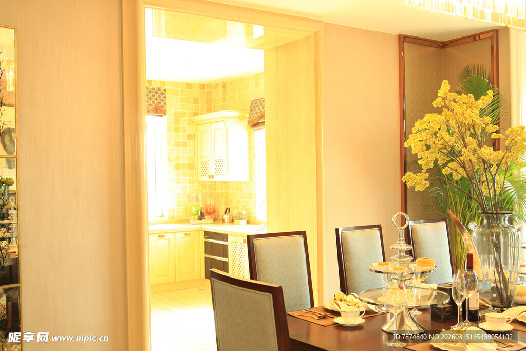 温馨餐厅室内优雅用餐场景