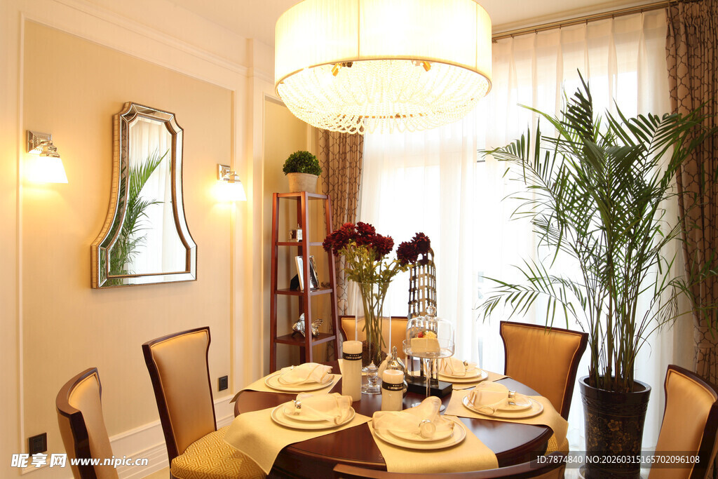 温馨典雅的现代餐厅布置