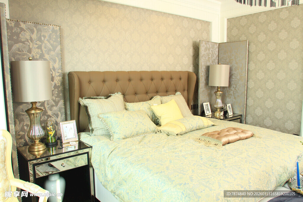 温馨卧室床品布置展示