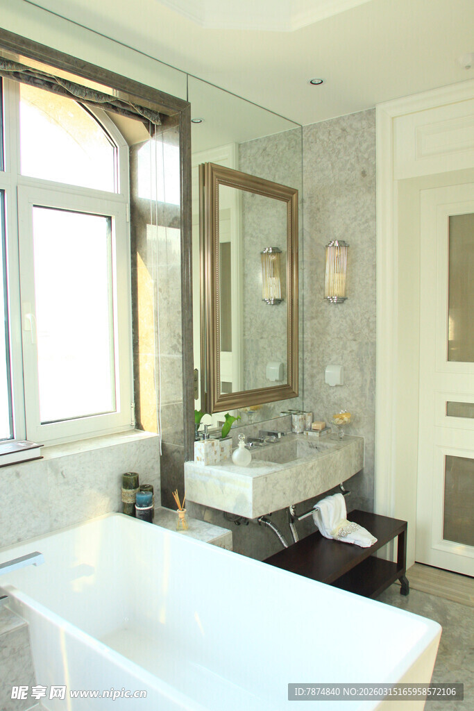 现代简约风格豪华浴室