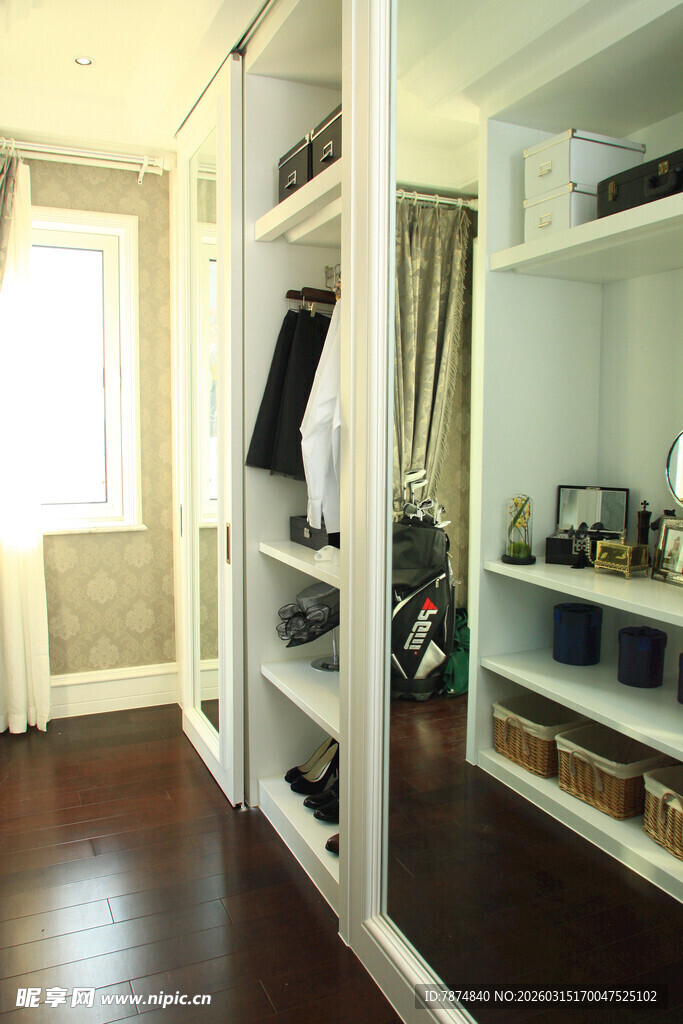 现代简约风格开放式衣帽间