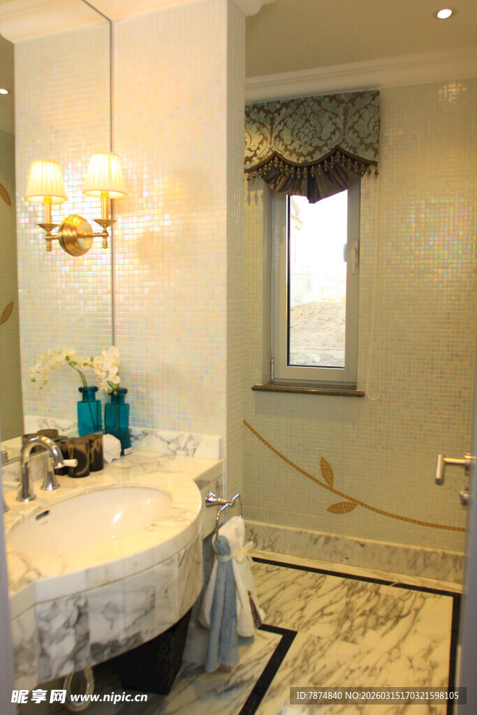 优雅现代风格的浴室空间