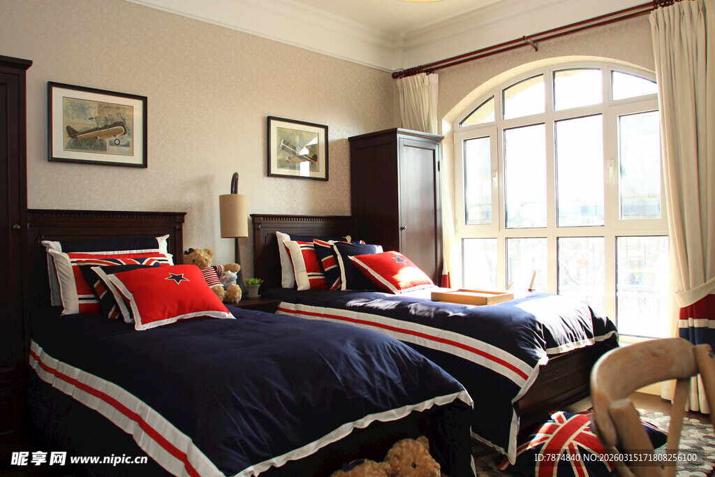 现代风格温馨双人卧室