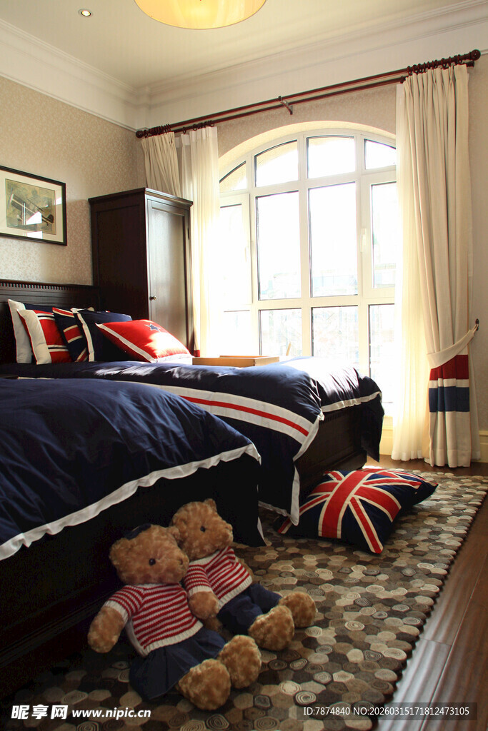 温馨儿童卧室 玩偶相伴