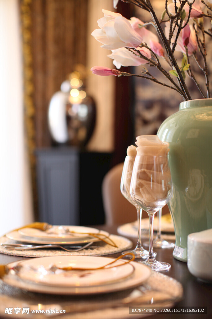 精致餐桌布置 尽显优雅