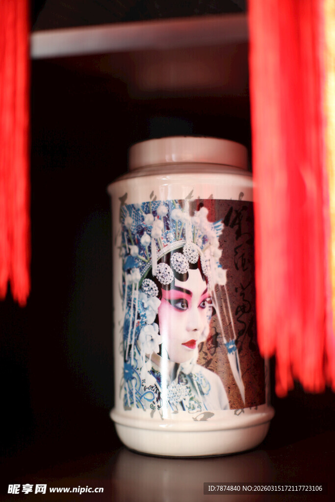 中式花鸟纹陶瓷茶叶罐