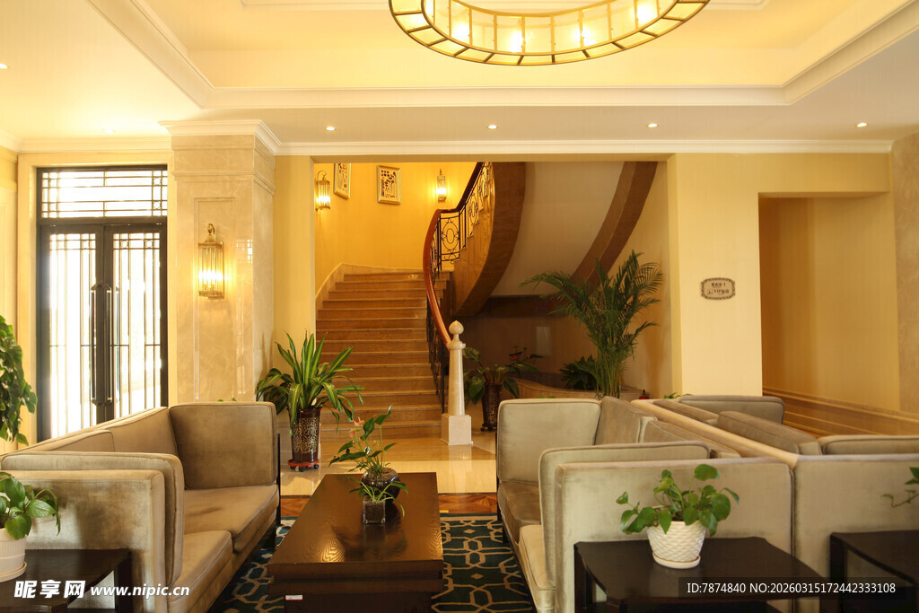 豪华客厅的温馨家居布置