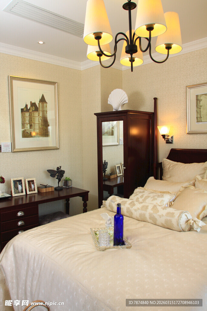 温馨典雅的卧室家居场景