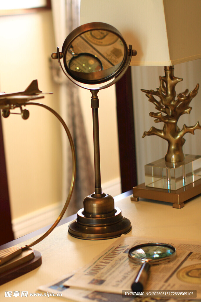 复古科学仪器摆件展示