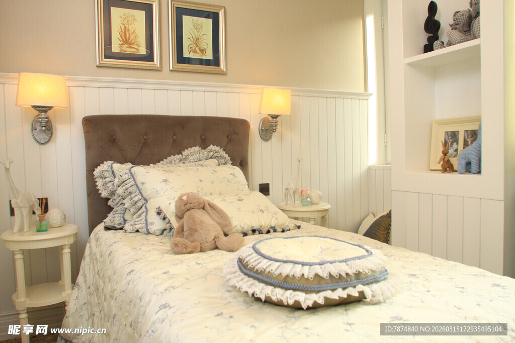 温馨卧室的惬意休息场景