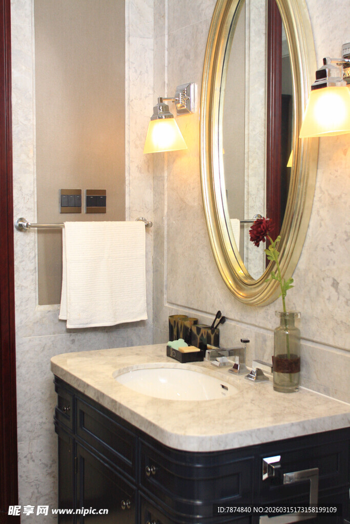 优雅浴室洗手台及镜饰