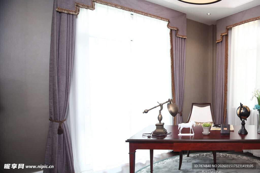 优雅古典的室内窗边场景