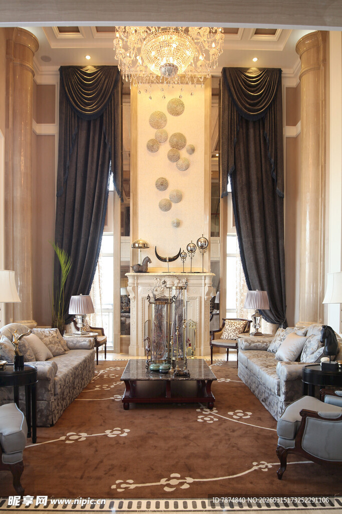 豪华欧式客厅室内装饰图