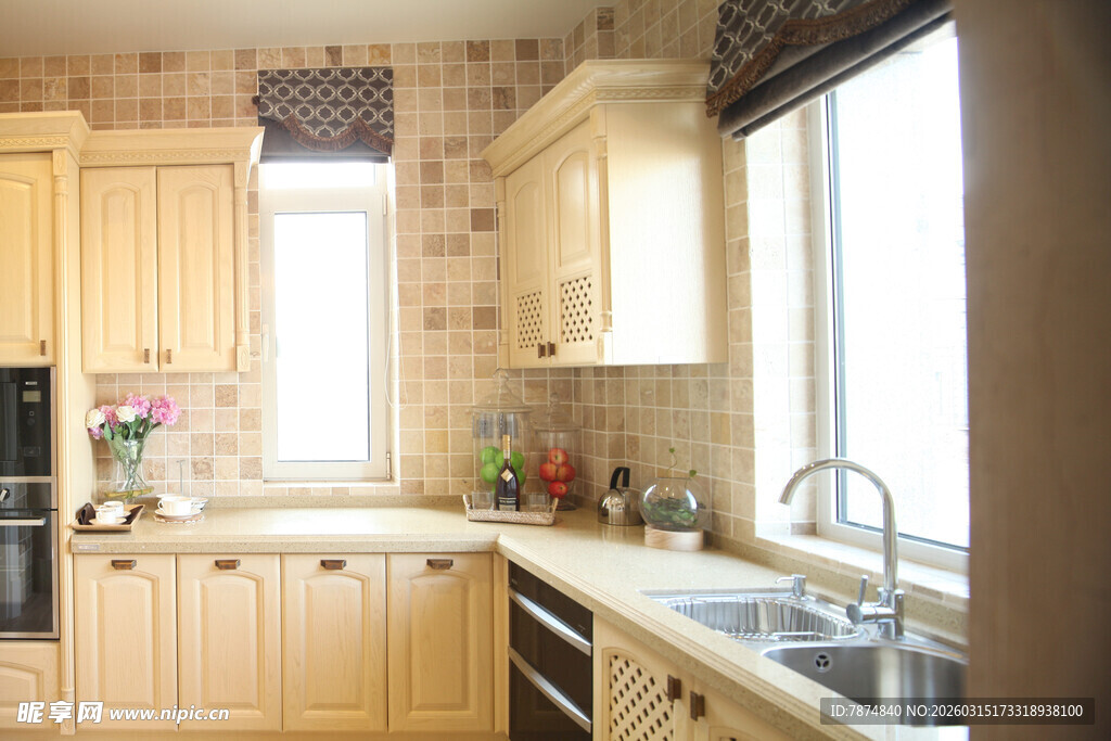 温馨木质厨房一角