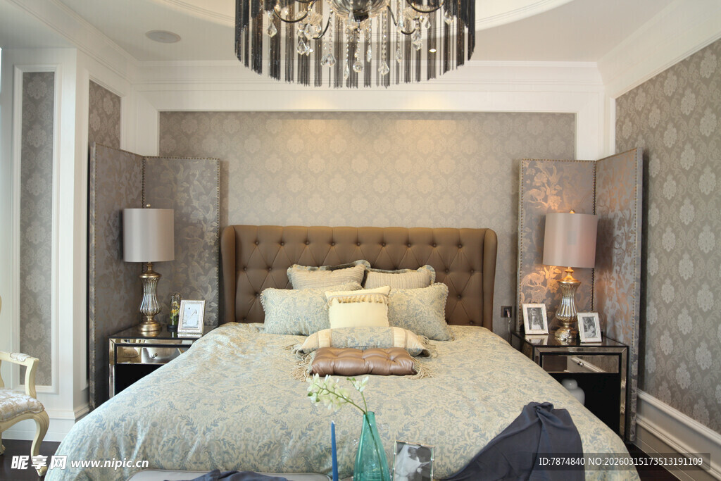 现代简约风格温馨卧室