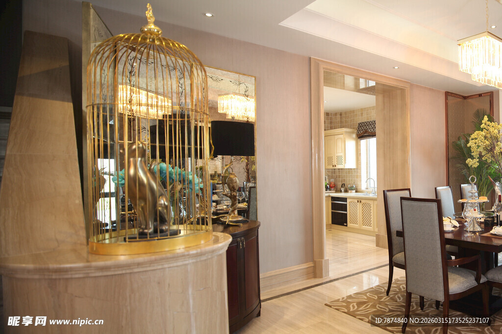奢华客厅中的精致鸟笼装饰