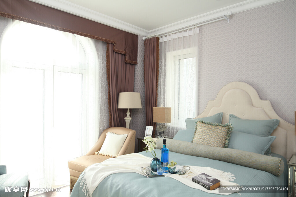 温馨雅致的卧室一角