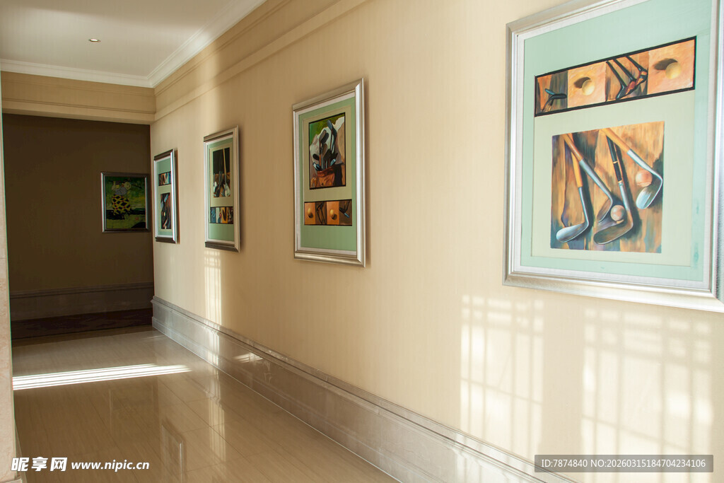 走廊艺术挂画展示