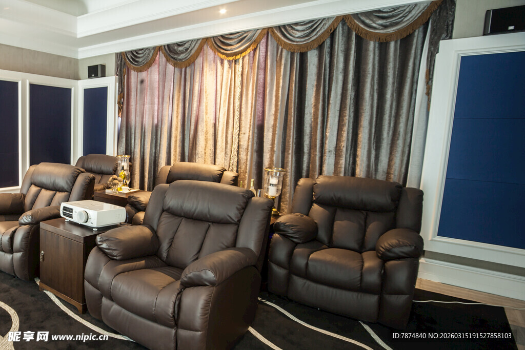 豪华家庭影院舒适观影区