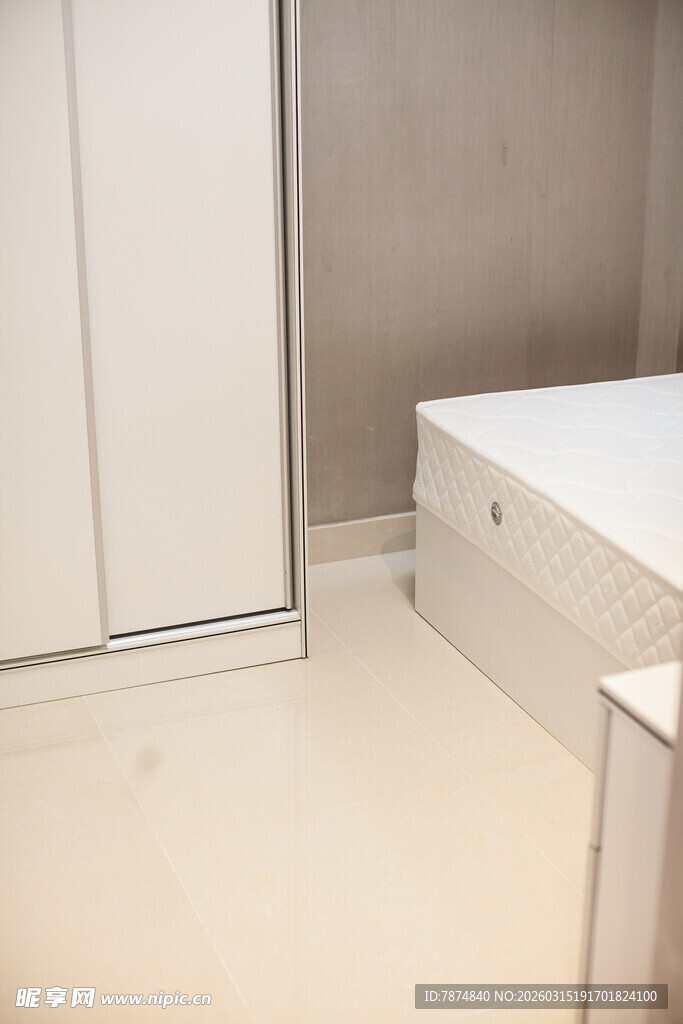 简约卧室角落收纳空间