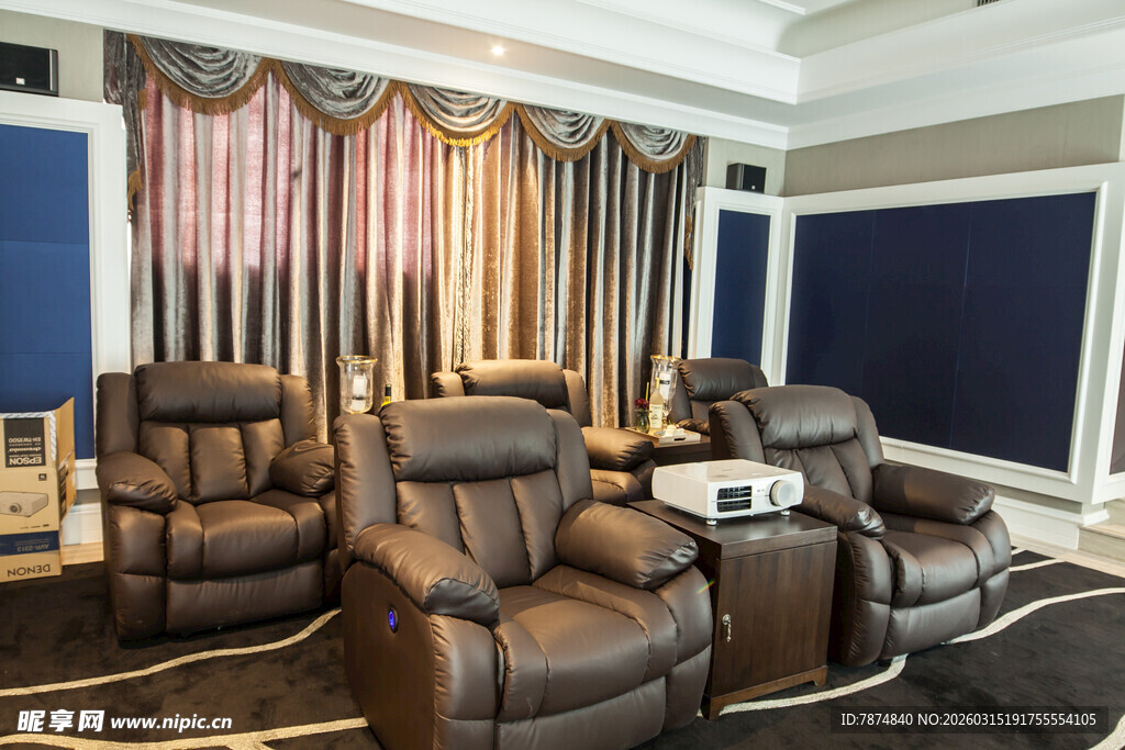 豪华家庭影院舒适观影区