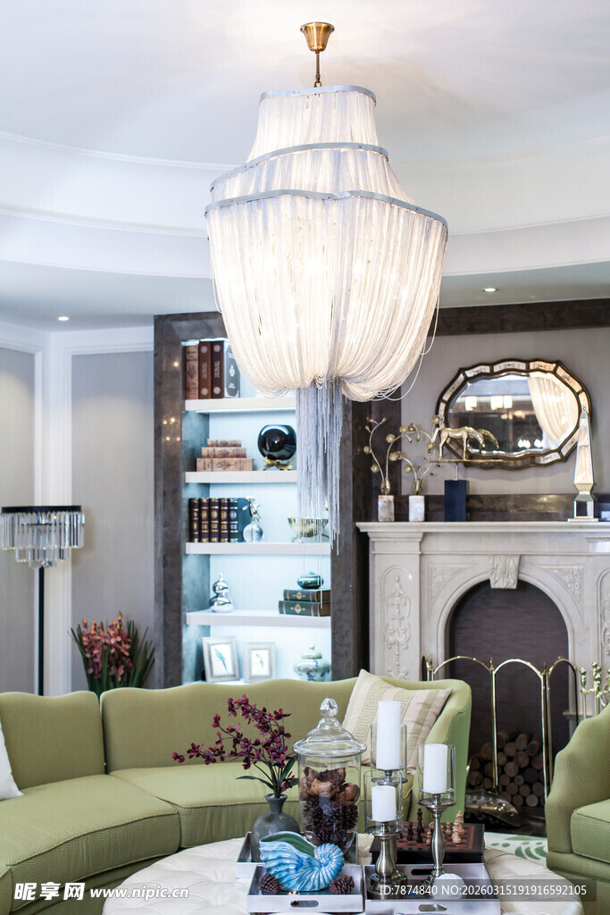 现代客厅优雅吊灯装饰