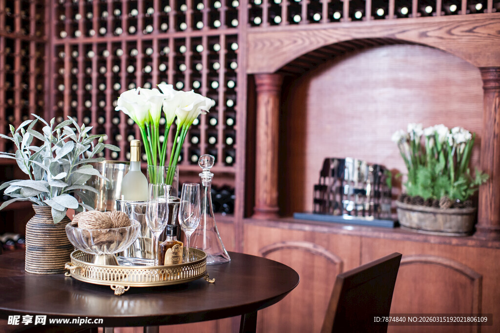 复古风葡萄酒吧室内一角