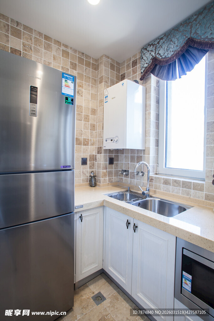 现代简约风格厨房实景