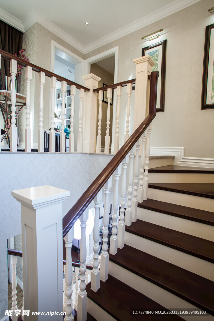 优雅欧式风格室内楼梯设计