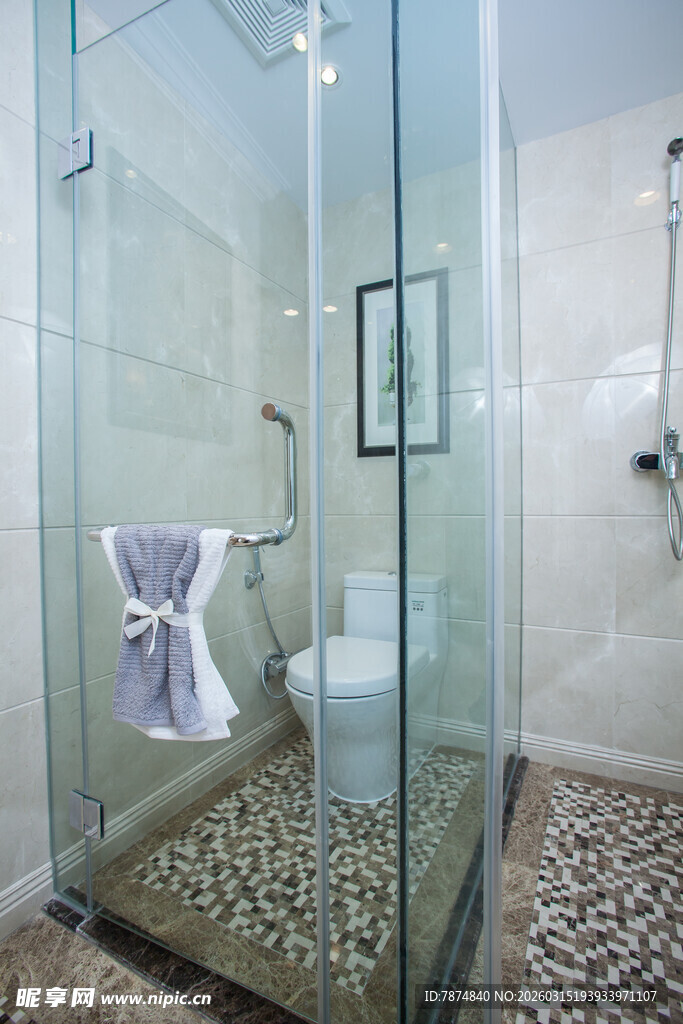 现代玻璃淋浴房设计