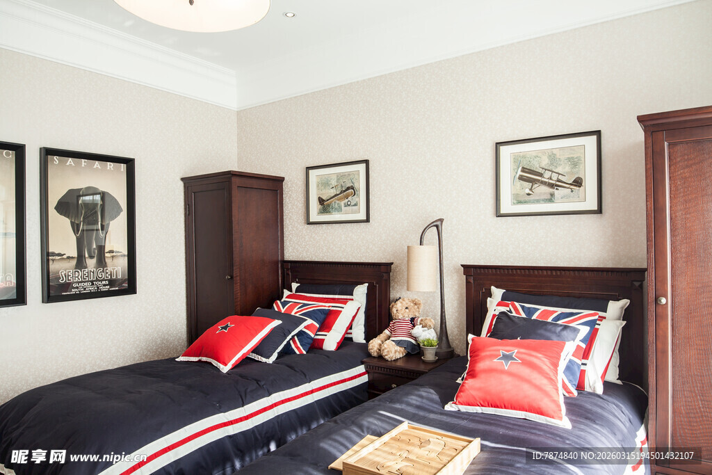 温馨双床卧室室内景致