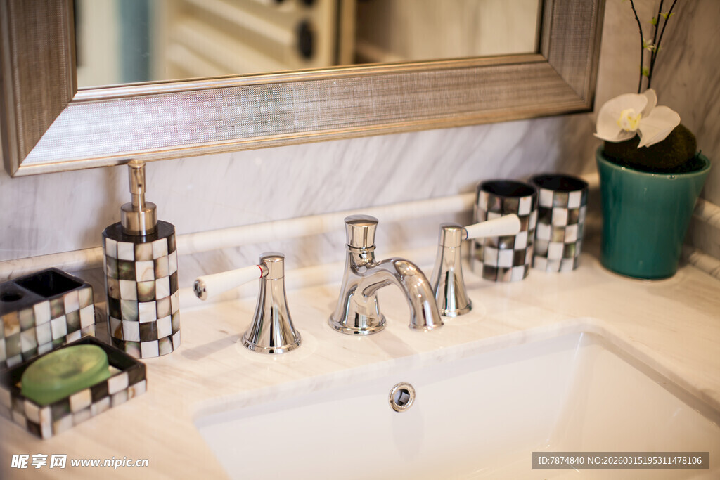 现代浴室精致洗手台装置