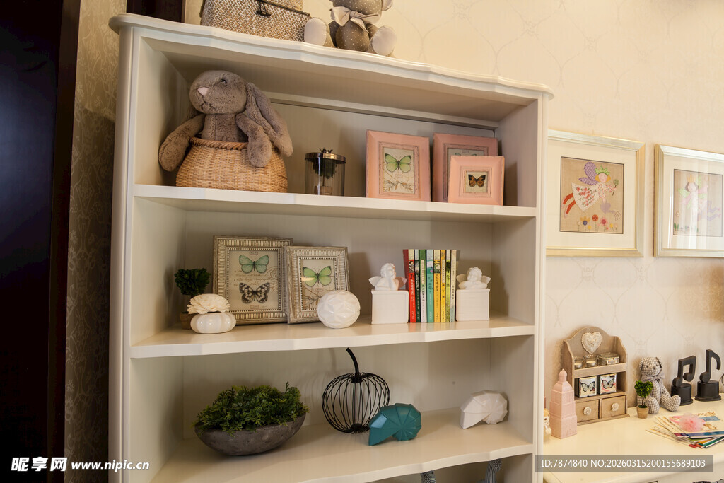 温馨家居置物架装饰展示