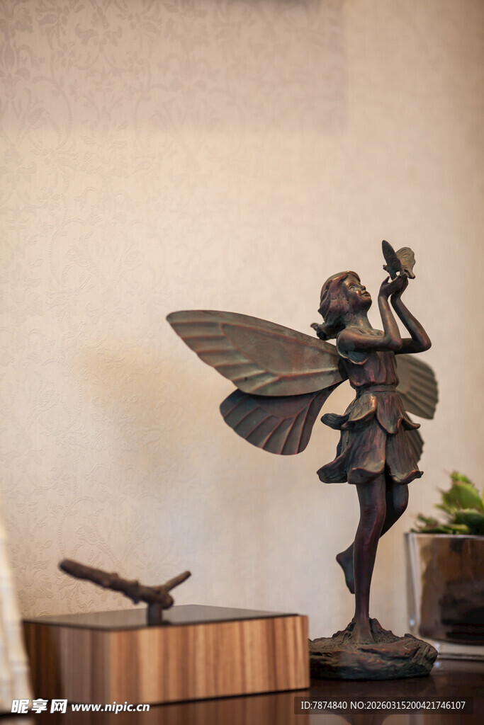 精灵雕像 尽显奇幻氛围