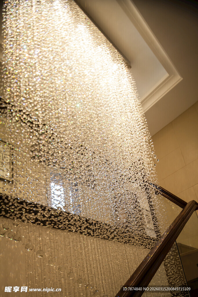 璀璨水晶吊灯 尽显奢华