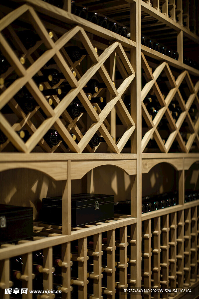 精致酒架 尽显藏酒格调