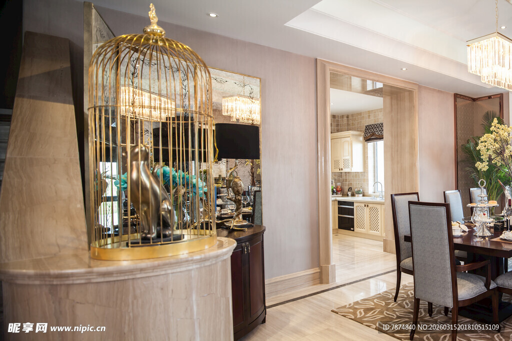 奢华客厅中的精美鸟笼装饰