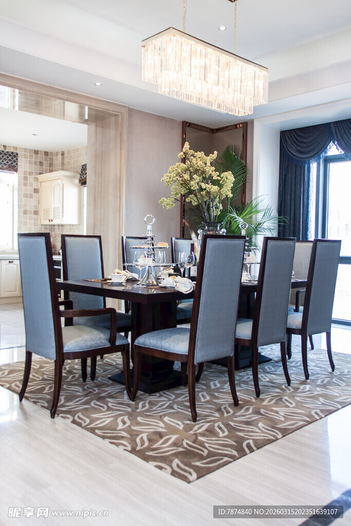现代豪华餐厅室内装饰图