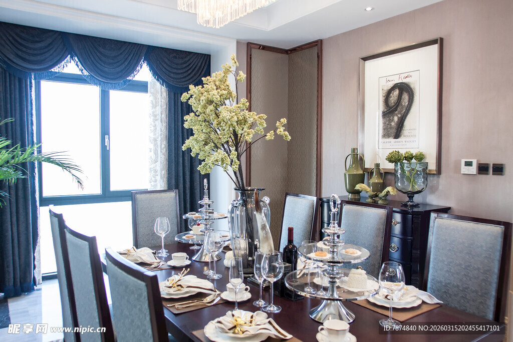 现代风格精致餐厅布置