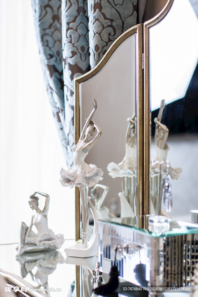 精致优雅的桌面摆件组合