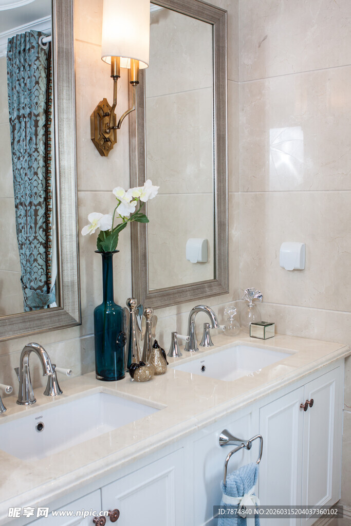 优雅双台盆浴室设计