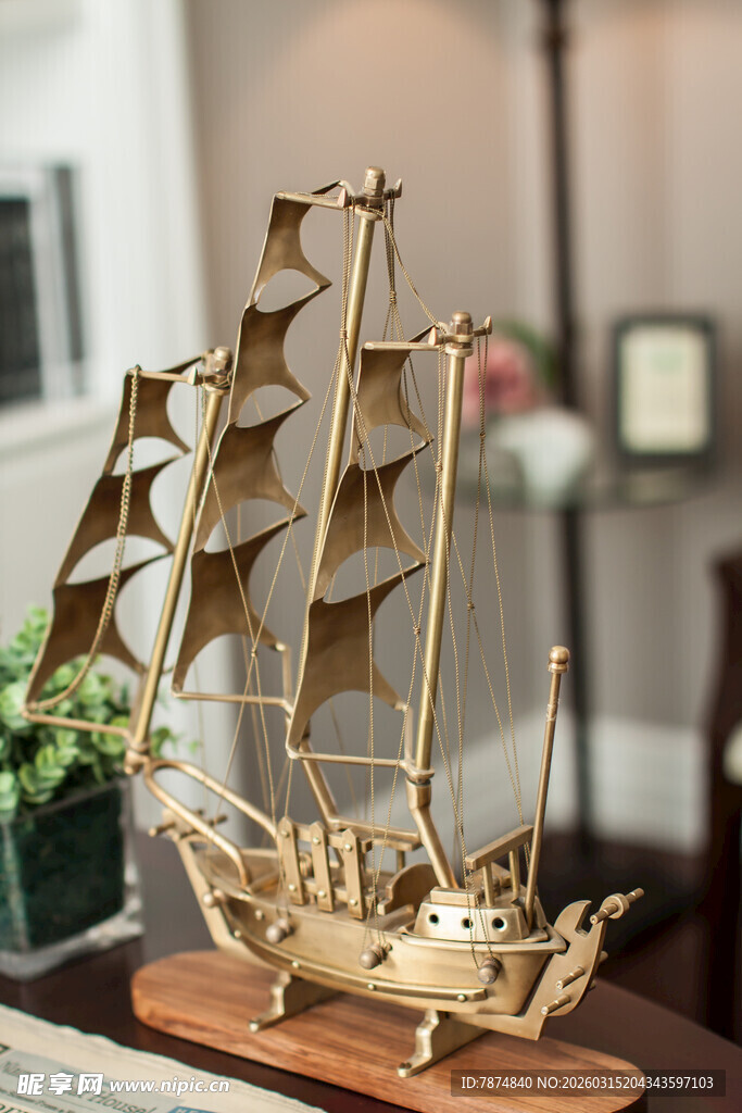 精致木质帆船模型摆件