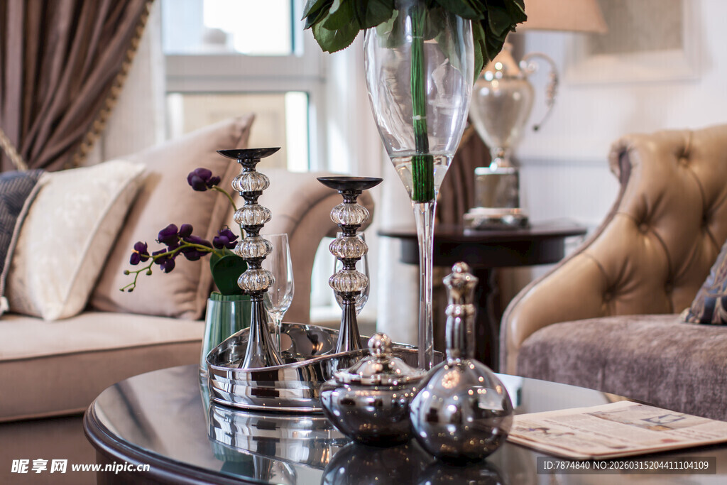 奢华客厅中的精致摆件