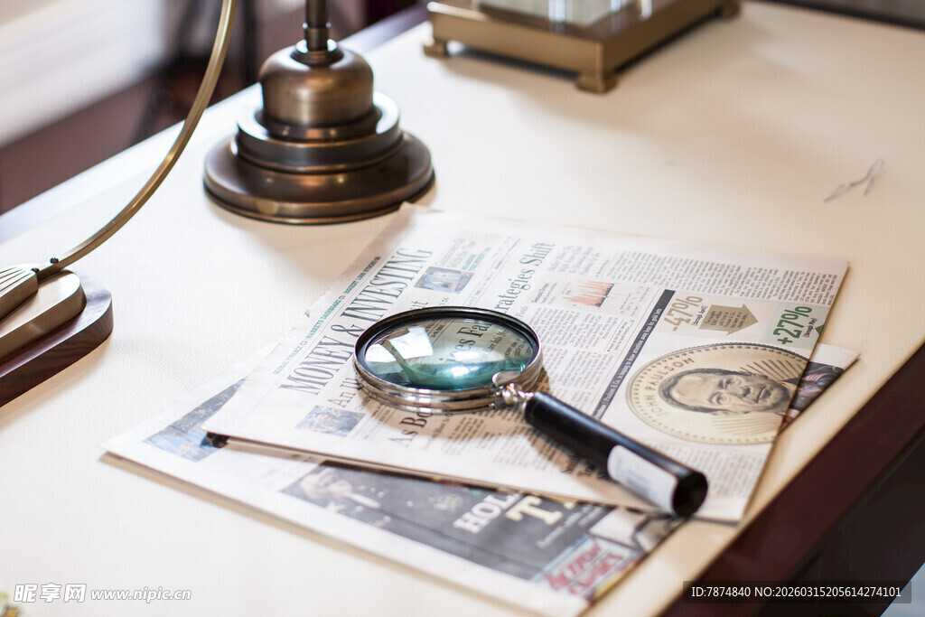 复古书桌的怀旧探索元素