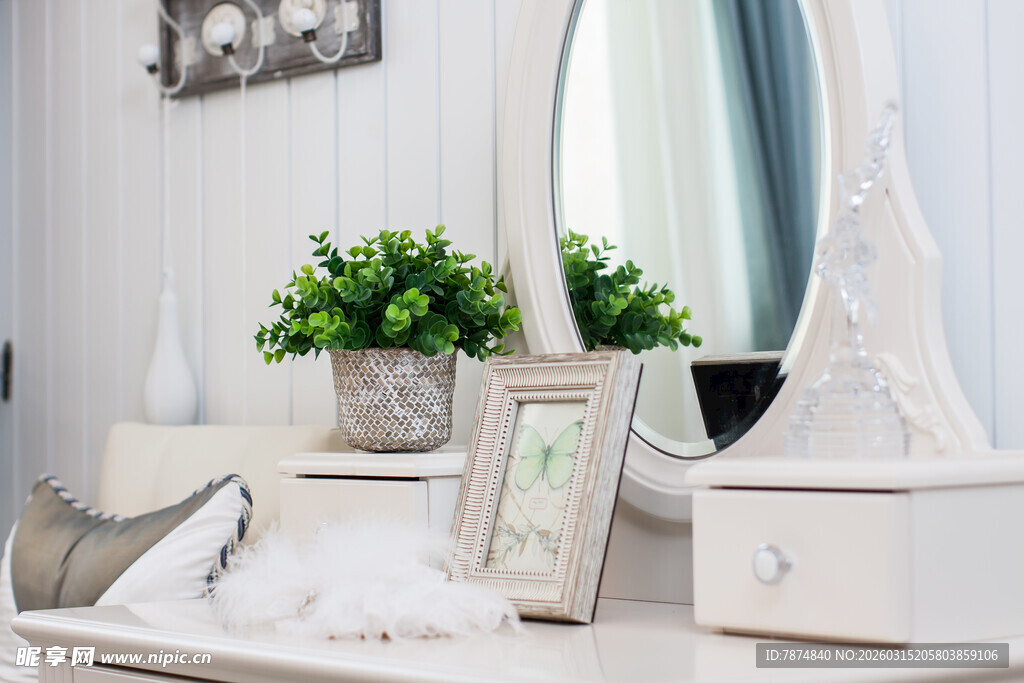 简约梳妆角落温馨小景