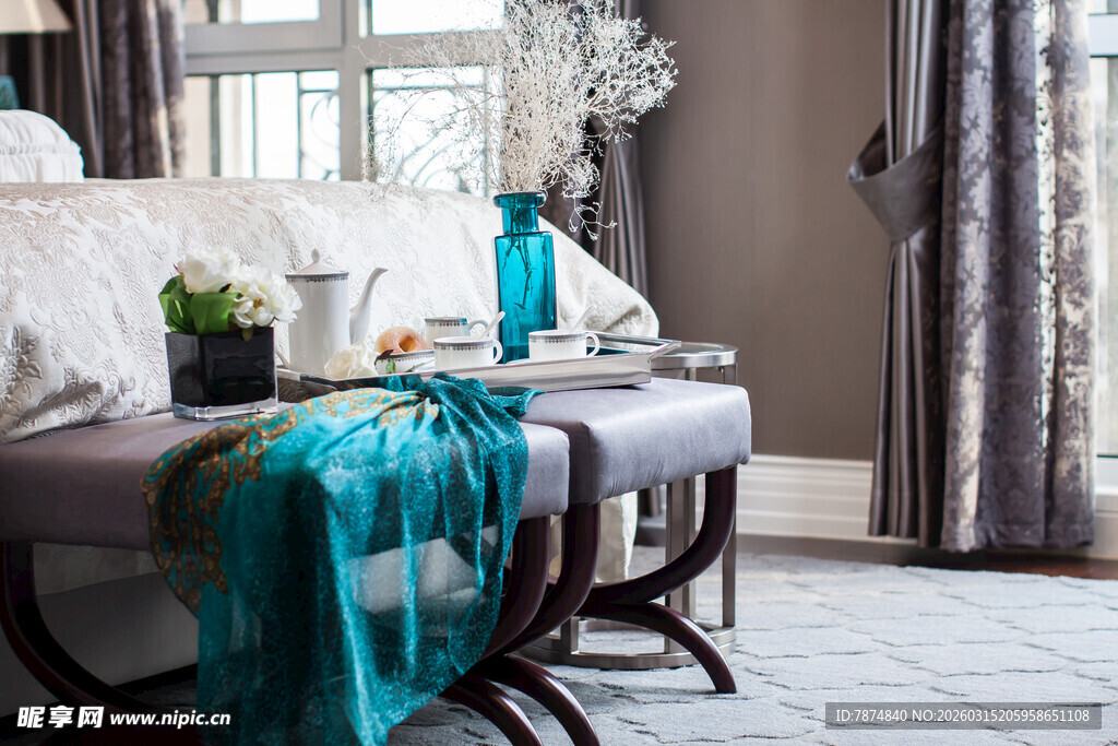 优雅客厅一角的精致布置